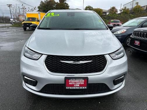 2024 Chrysler Pacifica Touring-L