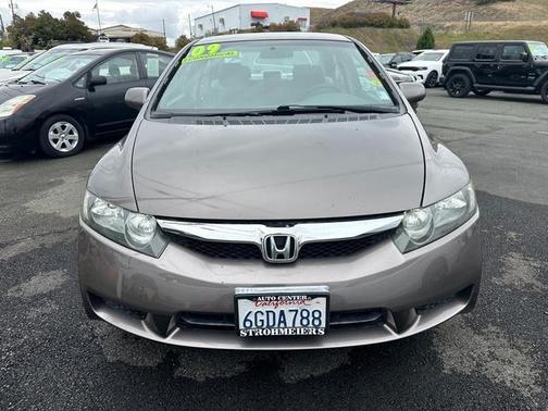 Urban Titanium Metallic 2009 Honda Civic LX