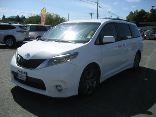 2016 Toyota Sienna SE