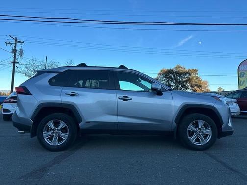 2024 Toyota RAV4 Hybrid LE
