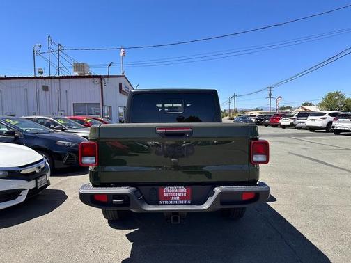 2023 Jeep Gladiator Sport