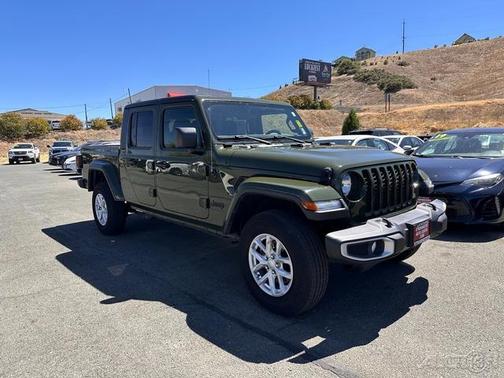 2023 Jeep Gladiator Sport