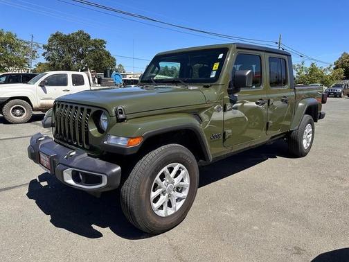 2023 Jeep Gladiator Sport