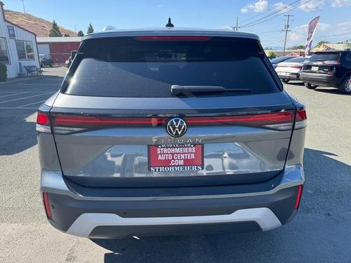 Platinum Gray Metallic 2025 Volkswagen Tiguan 2.0T S