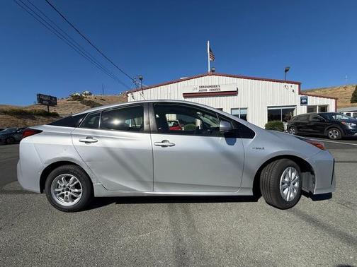 2020 Toyota Prius LE
