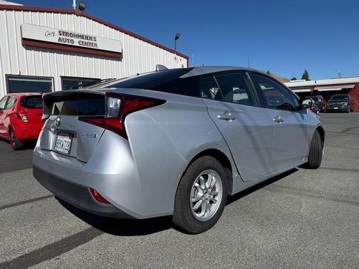 2020 Toyota Prius LE