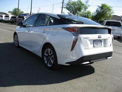 2016 Toyota Prius Four Touring