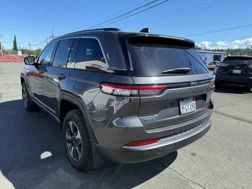 Metallic 2022 Jeep Grand Cherokee 4xe Base