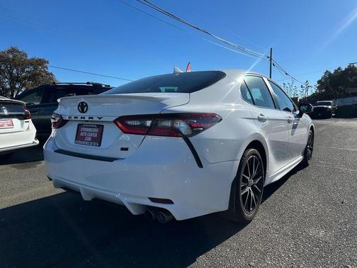 2024 Toyota Camry SE