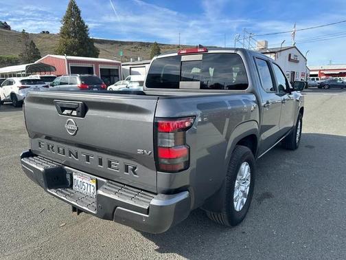 2023 Nissan Frontier SV