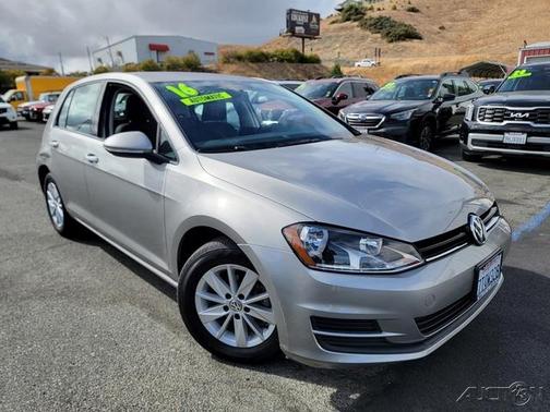 2016 Volkswagen Golf TSI S 4-Door