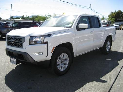 2024 Nissan Frontier SV
