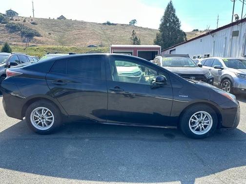 2017 Toyota Prius Two