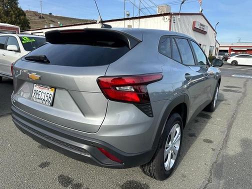 2025 Chevrolet Trax LS