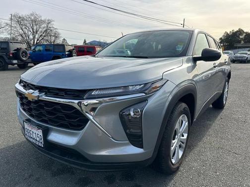 2025 Chevrolet Trax LS