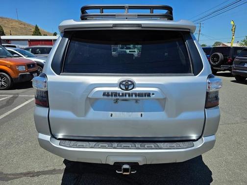 Classic Silver Metallic 2015 Toyota 4Runner SR5