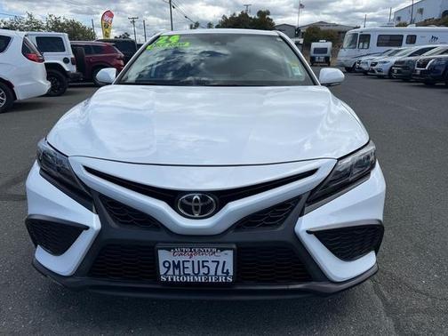 Ice 2024 Toyota Camry SE