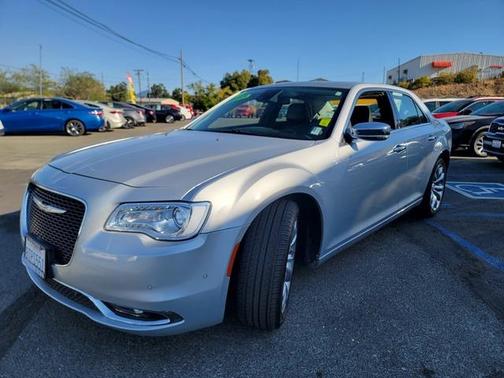 2019 Chrysler 300 Limited
