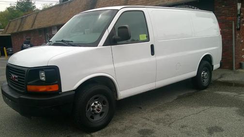 White 2014 GMC Savana 2500 Work Van