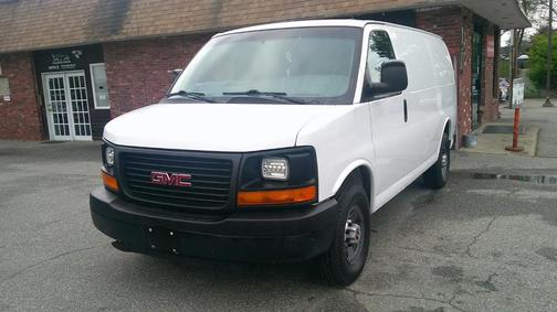 White 2014 GMC Savana 2500 Work Van