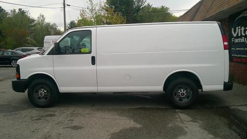 White 2014 GMC Savana 2500 Work Van