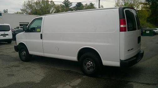 White 2014 GMC Savana 2500 Work Van