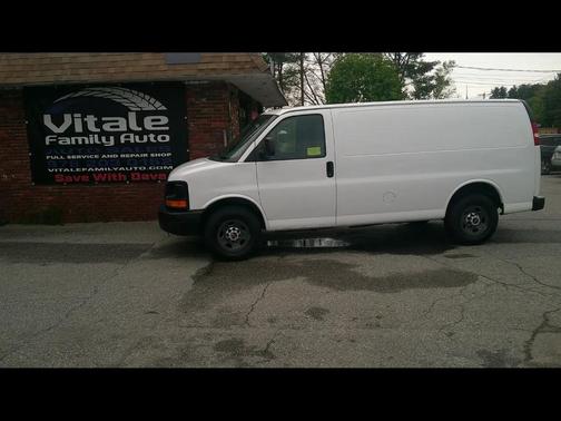White 2014 GMC Savana 2500 Work Van