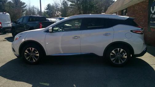 White 2016 Nissan Murano Platinum