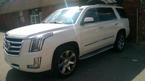 White 2015 Cadillac Escalade Luxury