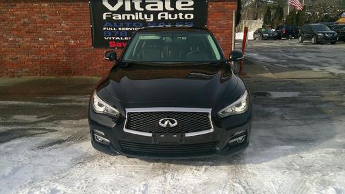 2015 INFINITI Q50 Premium