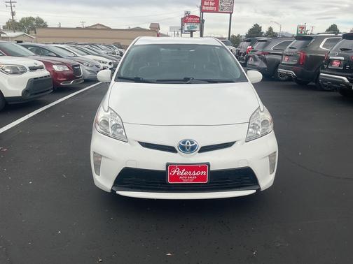 Super White 2014 Toyota Prius Two