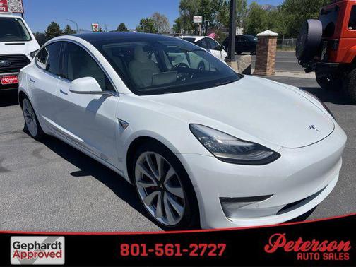 Pearl White Multi-Coat 2018 Tesla Model 3 Performance