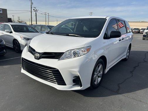 2018 Toyota Sienna SE