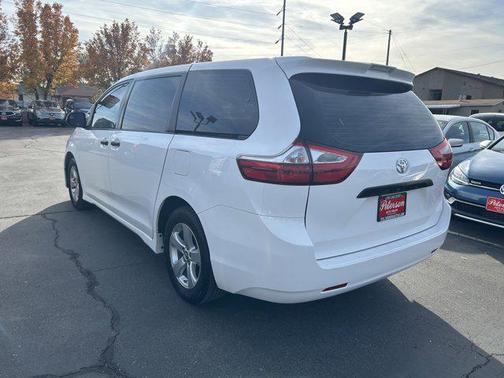 2018 Toyota Sienna SE