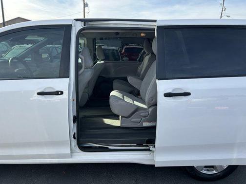 2018 Toyota Sienna SE