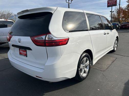 2018 Toyota Sienna SE