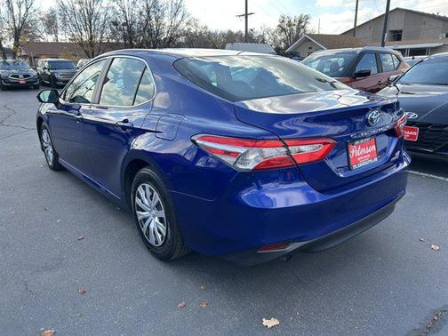 2018 Toyota Camry Hybrid LE