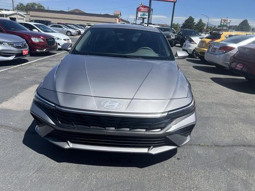 Fluid Metal 2025 Hyundai ELANTRA HEV Blue