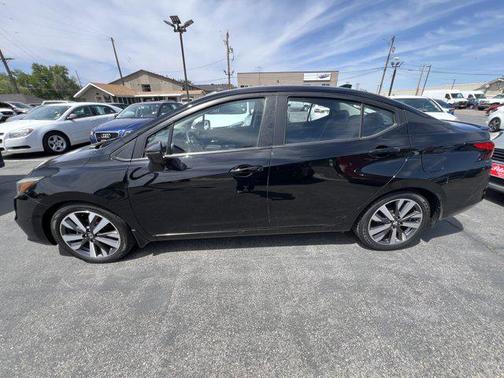 Super Black 2020 Nissan Versa 1.6 S
