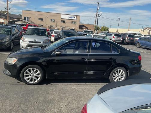 Black Uni 2014 Volkswagen Jetta Auto SE w/Connectivity