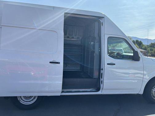 2020 Nissan NV Cargo NV2500 HD S V6