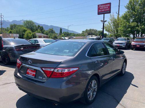 2017 Toyota Camry Hybrid SE