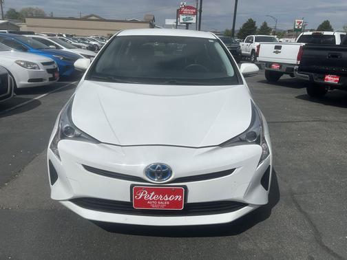 Super White 2016 Toyota Prius Two