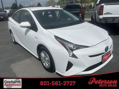 Super White 2016 Toyota Prius Two