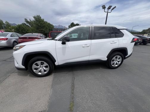 Ice Cap 2023 Toyota RAV4 LE