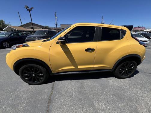 Solar Yellow 2016 Nissan Juke SV