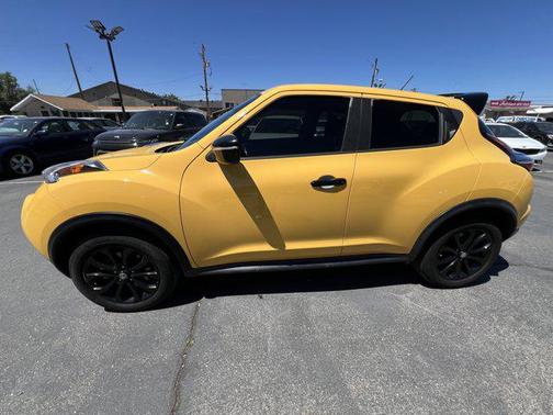 Solar Yellow 2016 Nissan Juke SV