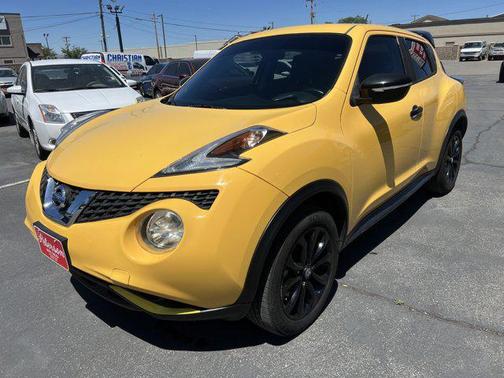 Solar Yellow 2016 Nissan Juke SV