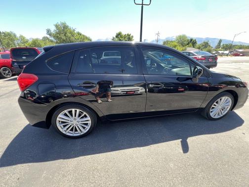 Crystal Black Pearl 2013 Subaru Impreza 2.0i Premium