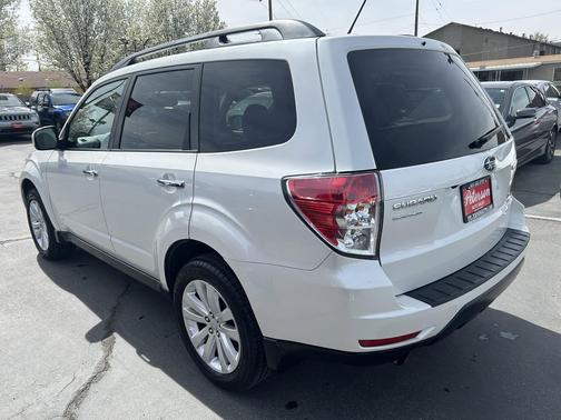 Satin White Pearl 2013 Subaru Forester 2.5X